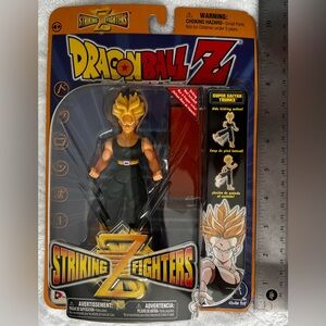 Dragon Ball Z. Striking Z Fighters. 2001-S.S. TRUNKS. Irwin Toy. Collectible.